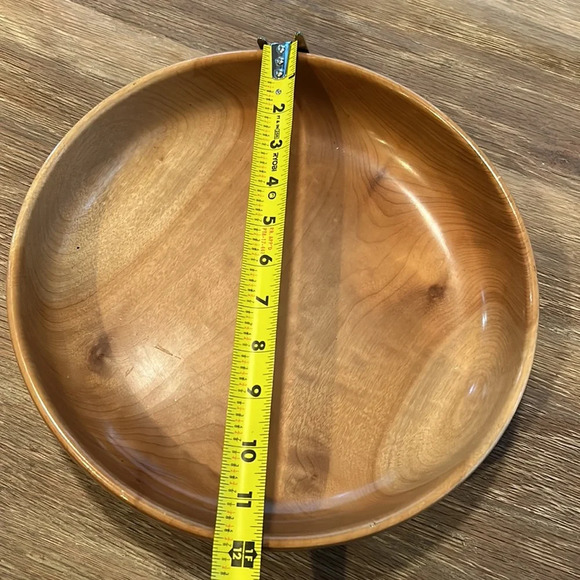 Oregon hand turned Myrtlewood serving bowl - Picture 4 of 5
